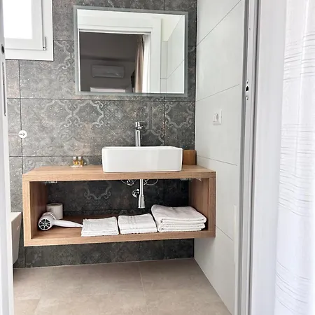 ゲストハウス Su Montecitoriu トルトリ